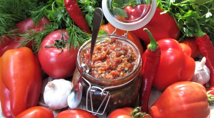 Аджика летняя (без варки)