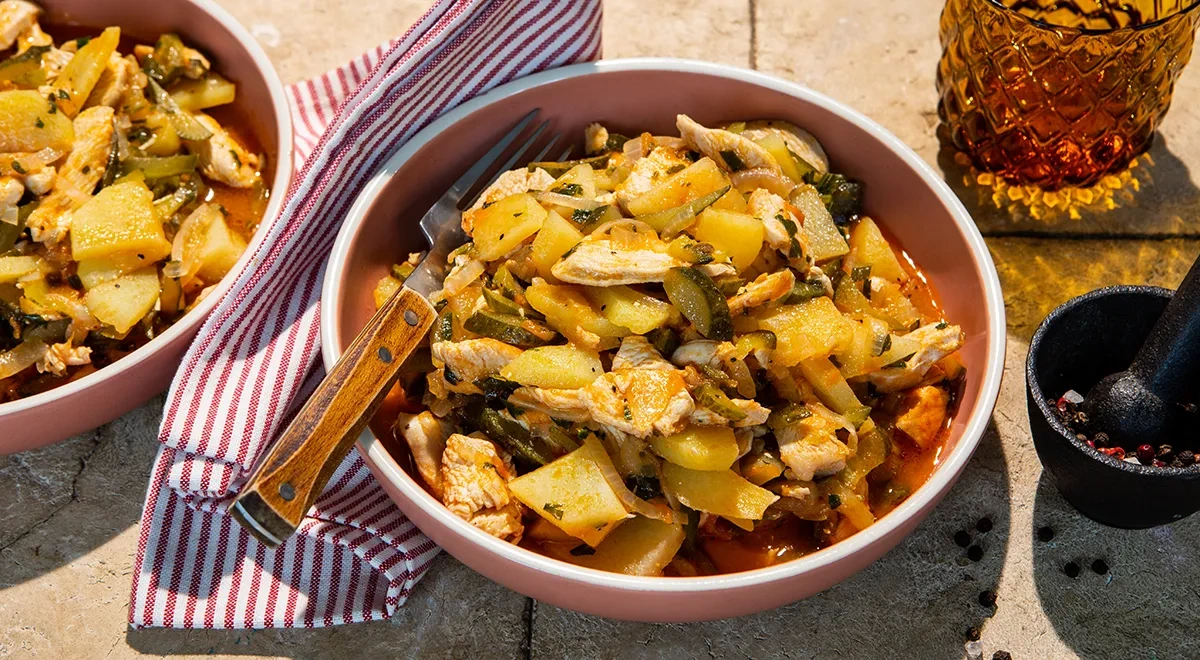 Азу из курицы с солеными огурцами