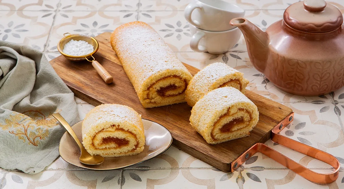 Бисквитный рулет с повидлом