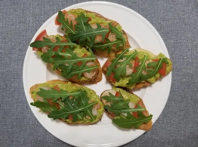 Брускетты с креветкой