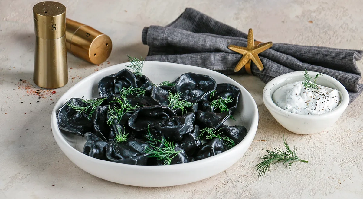 Черные пельмени