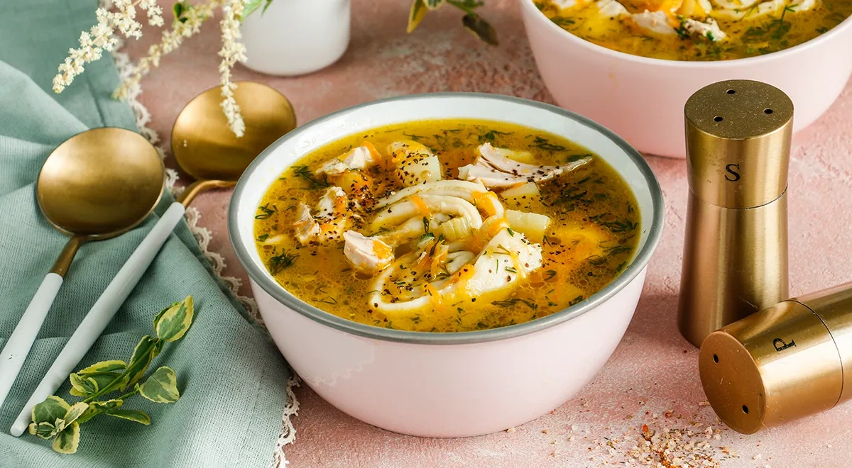 Домашний суп с чесночными галушками