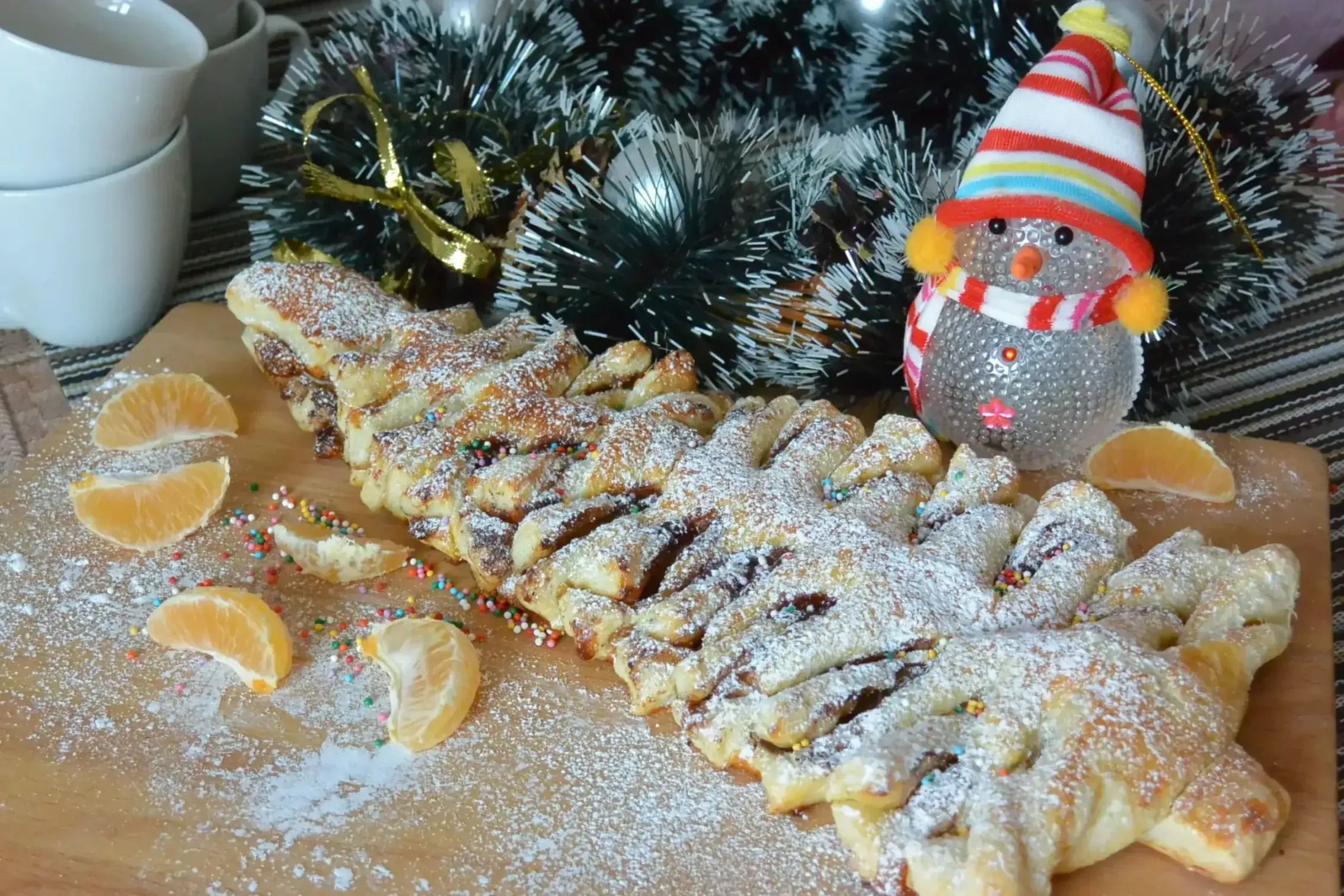 Ёлочка из слоёного теста