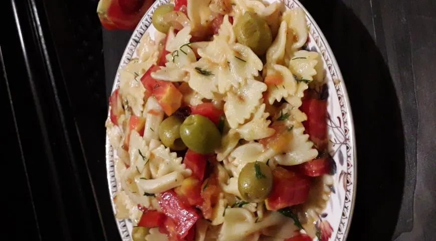 Фарфалле с кальмарами