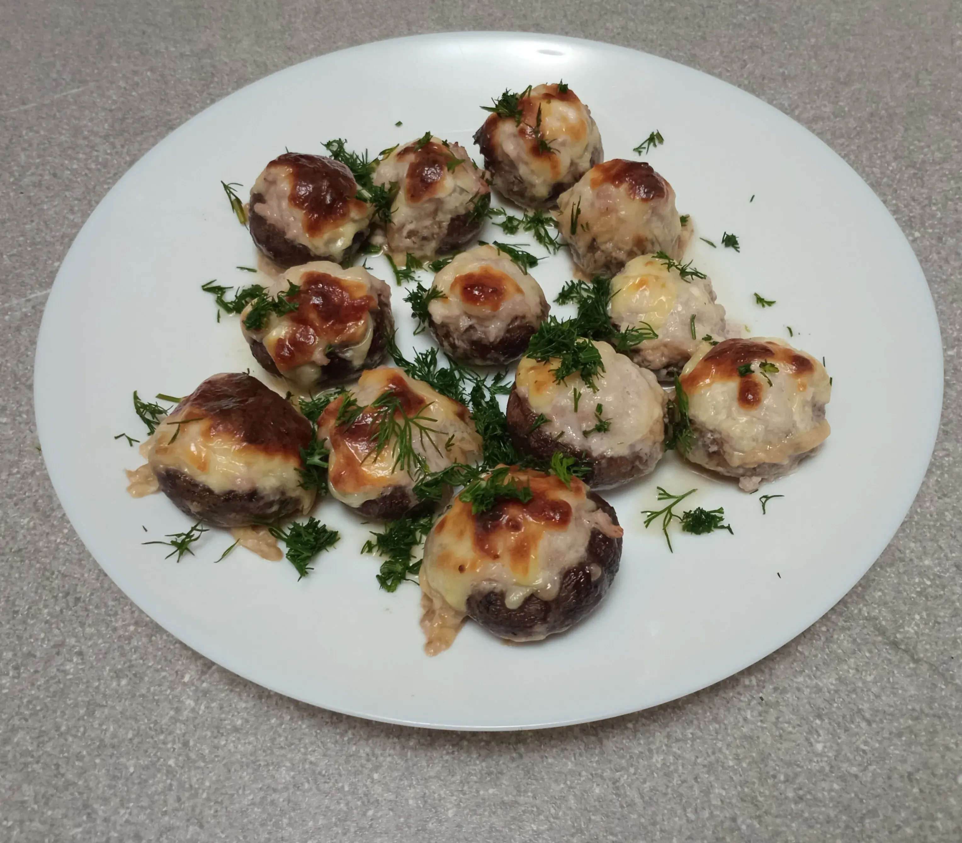 Фаршированные королевские шампиньоны