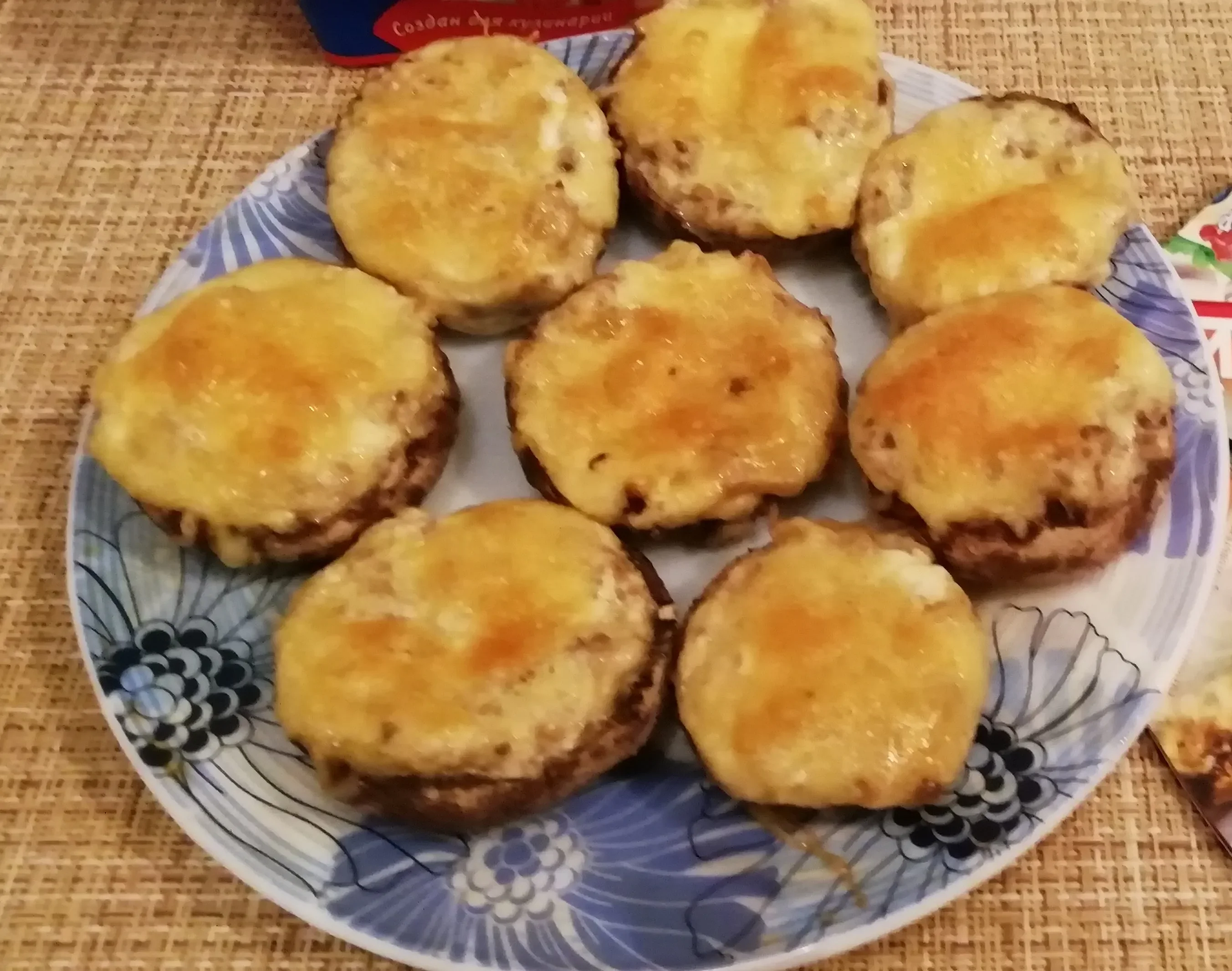 Фаршированные шампиньоны