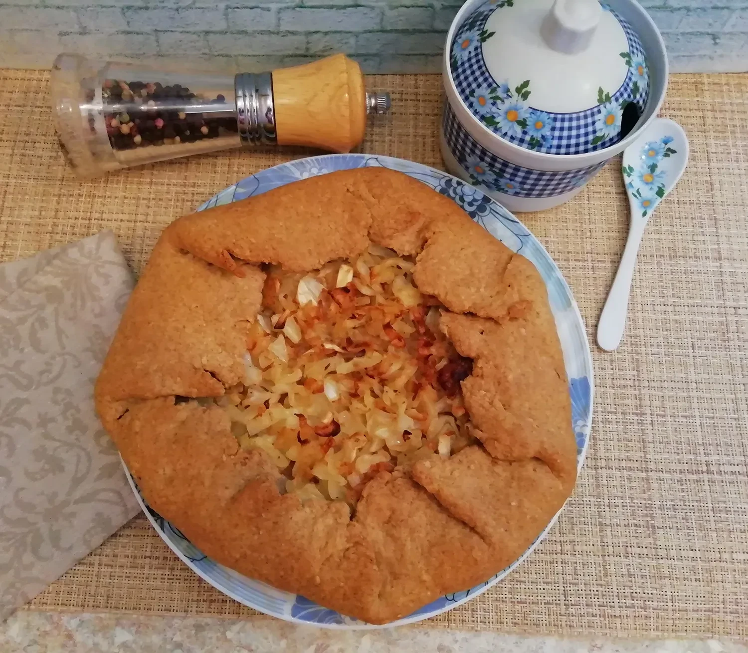 Галета с капустой