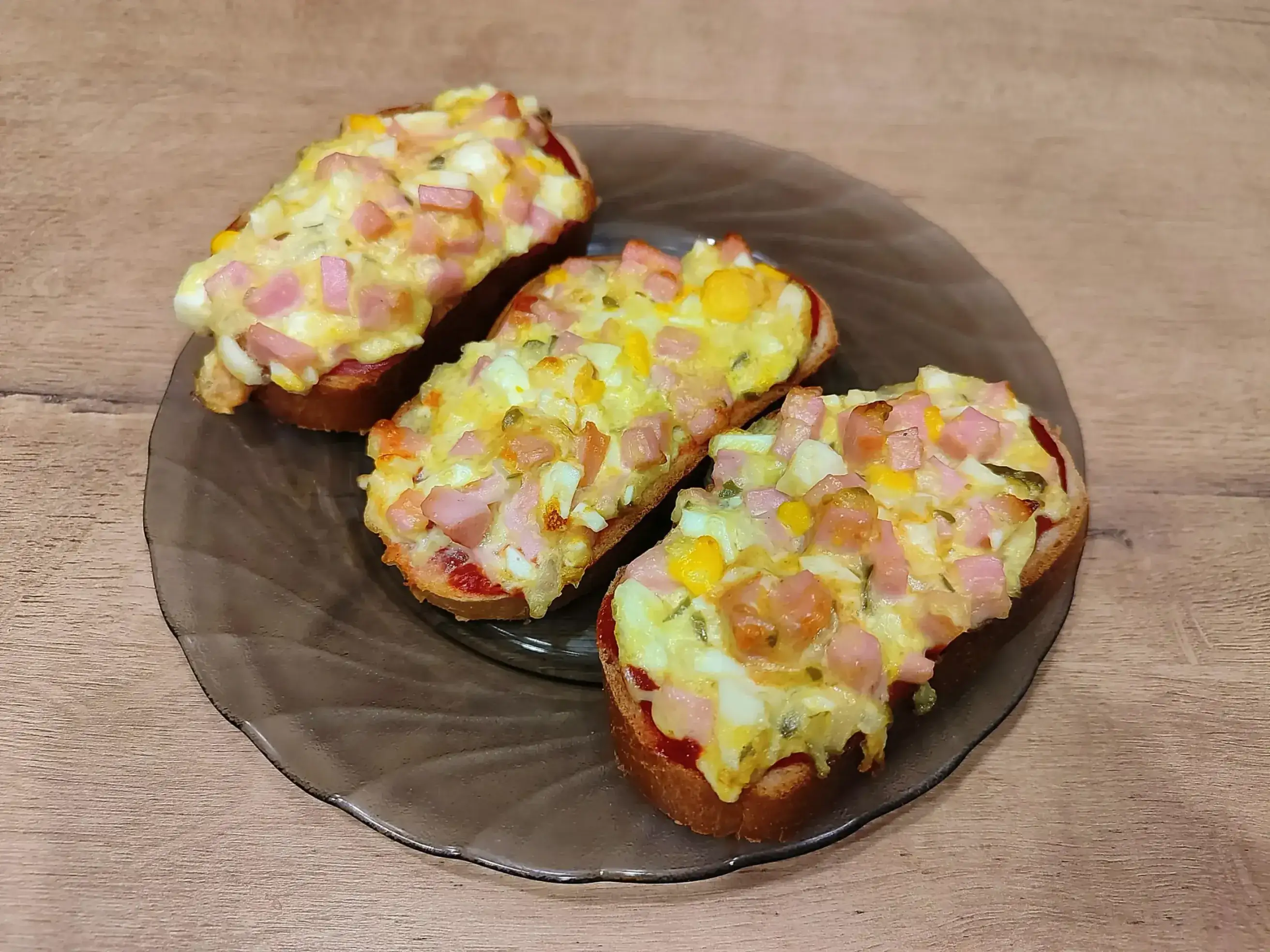 Горячие бутерброды к новогоднему столу