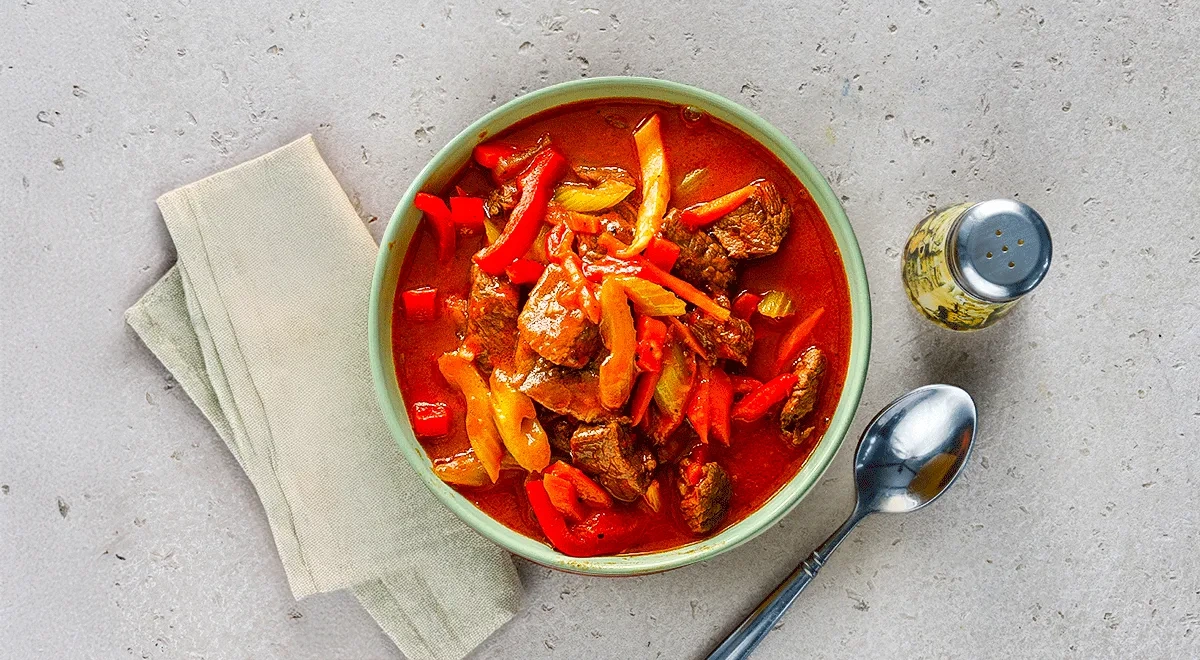 Говядина в томатном соусе в духовке