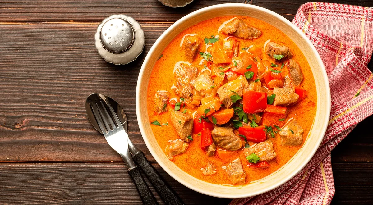 Гуляш из индейки в мультиварке