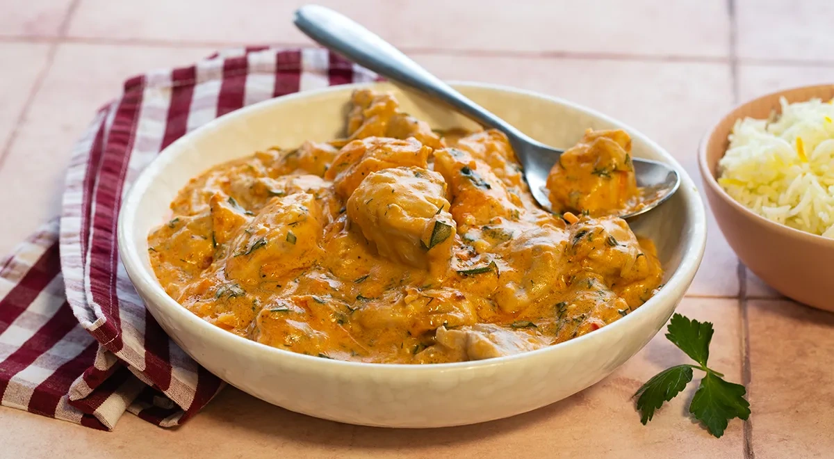 Гуляш из курицы с подливкой