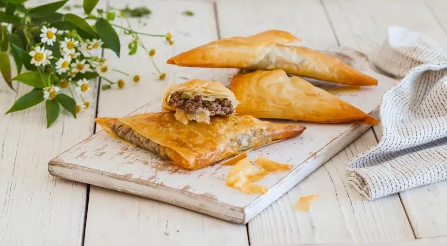 Хрустящие пирожки с мясной начинкой