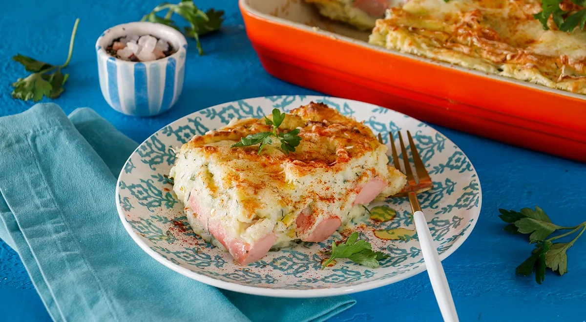 Картофельная запеканка с сосисками и сыром