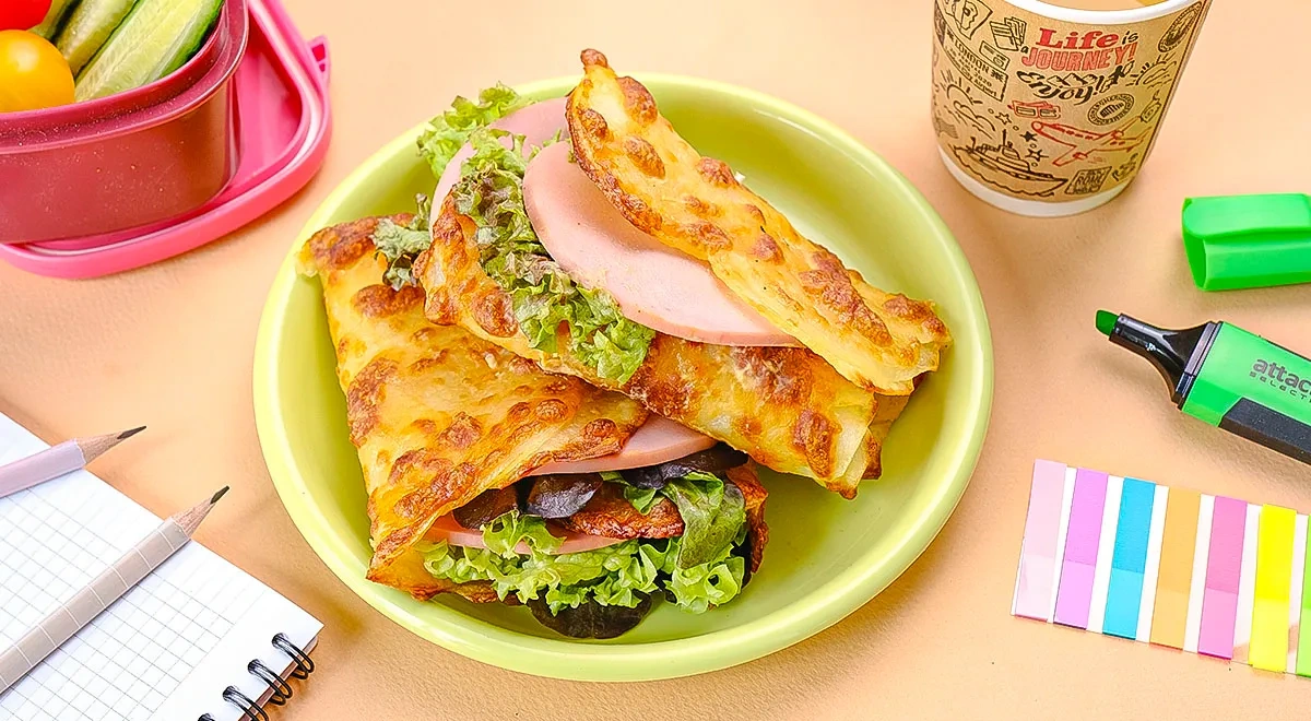 Картофельный сэндвич с вареной колбасой