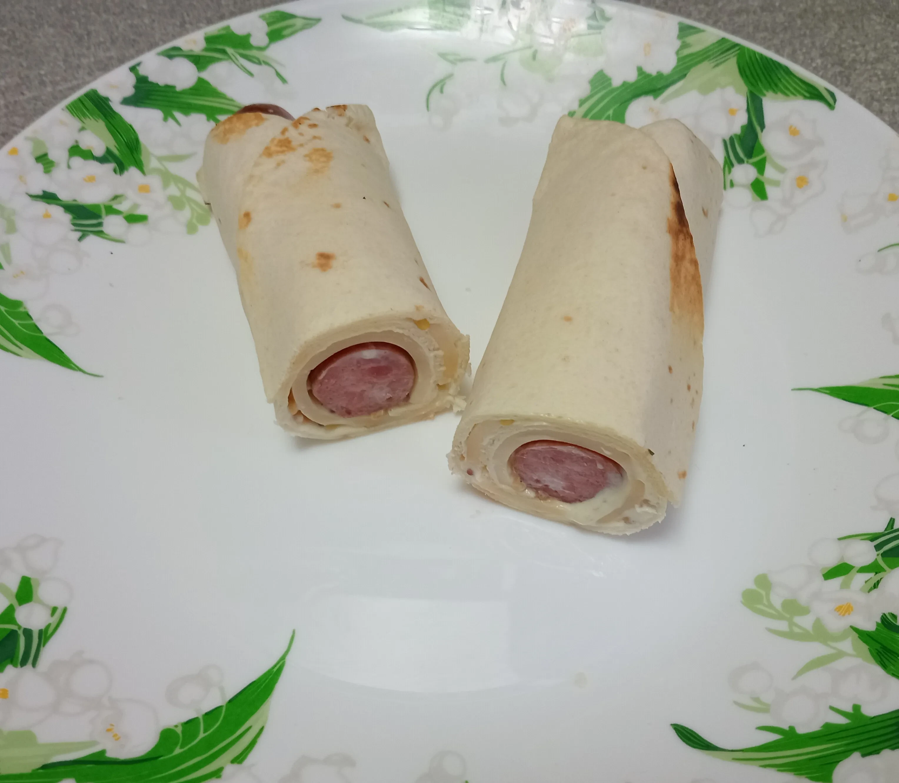 Хот-дог в тортилье