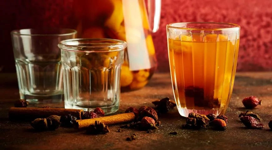 Компот из сухфруктов с пряностями