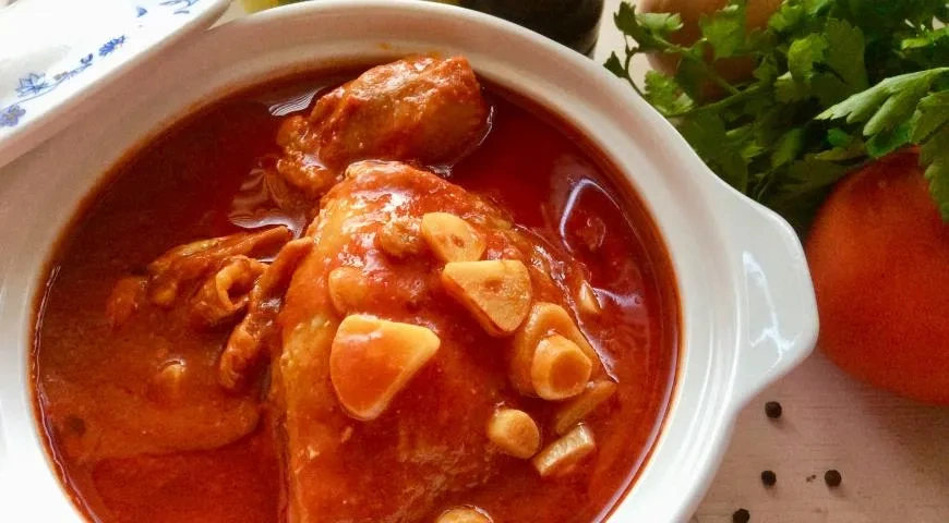 Курица в красном соусе