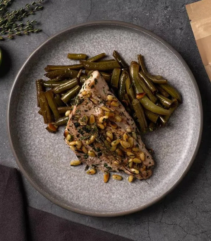 Лакедра с кедровыми орехами и фасолью