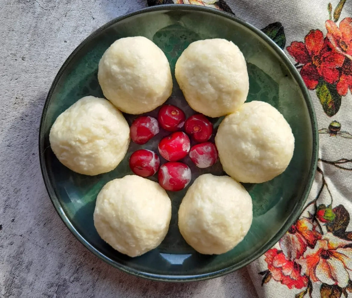 Ленивые вареники с ягодами