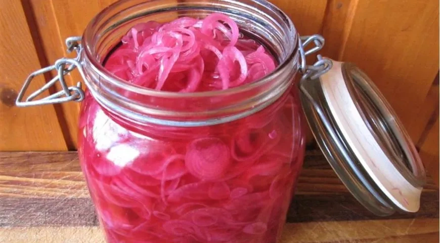 Лук маринованный