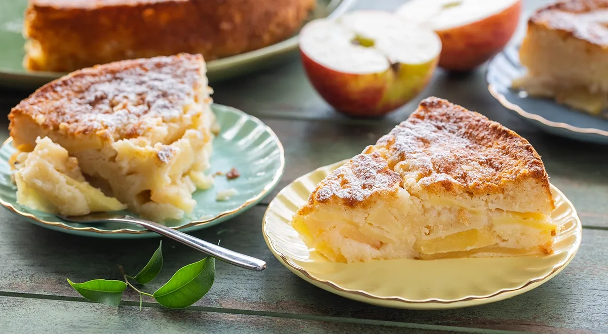 Манник на кефире с яблоками по-домашнему