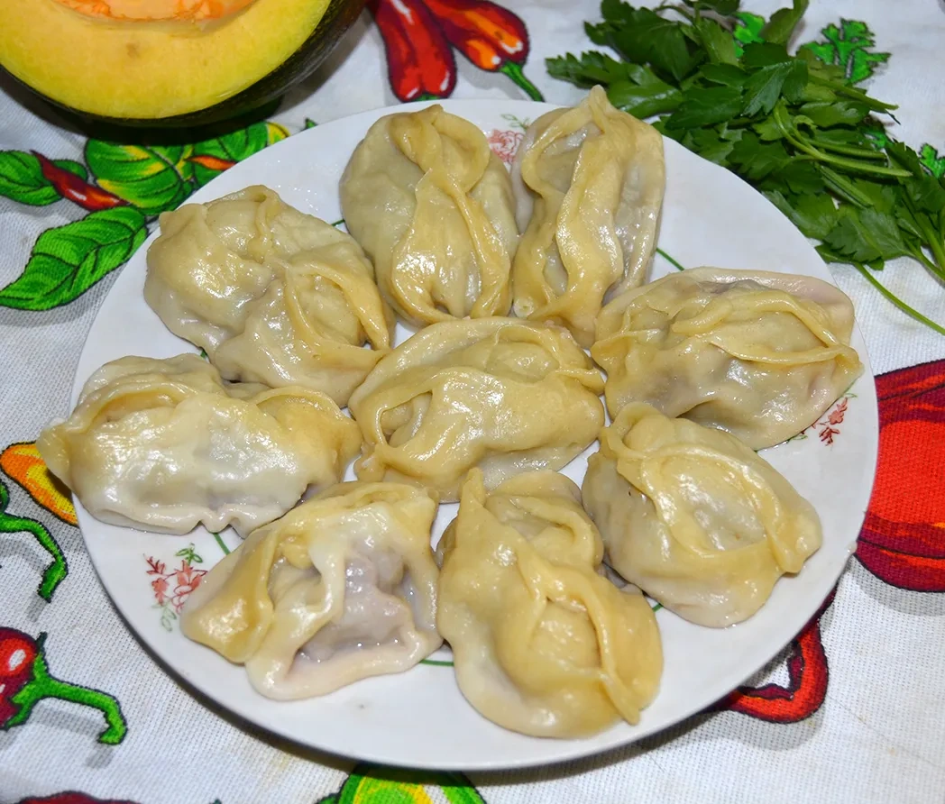 Манты с говядиной и тыквой