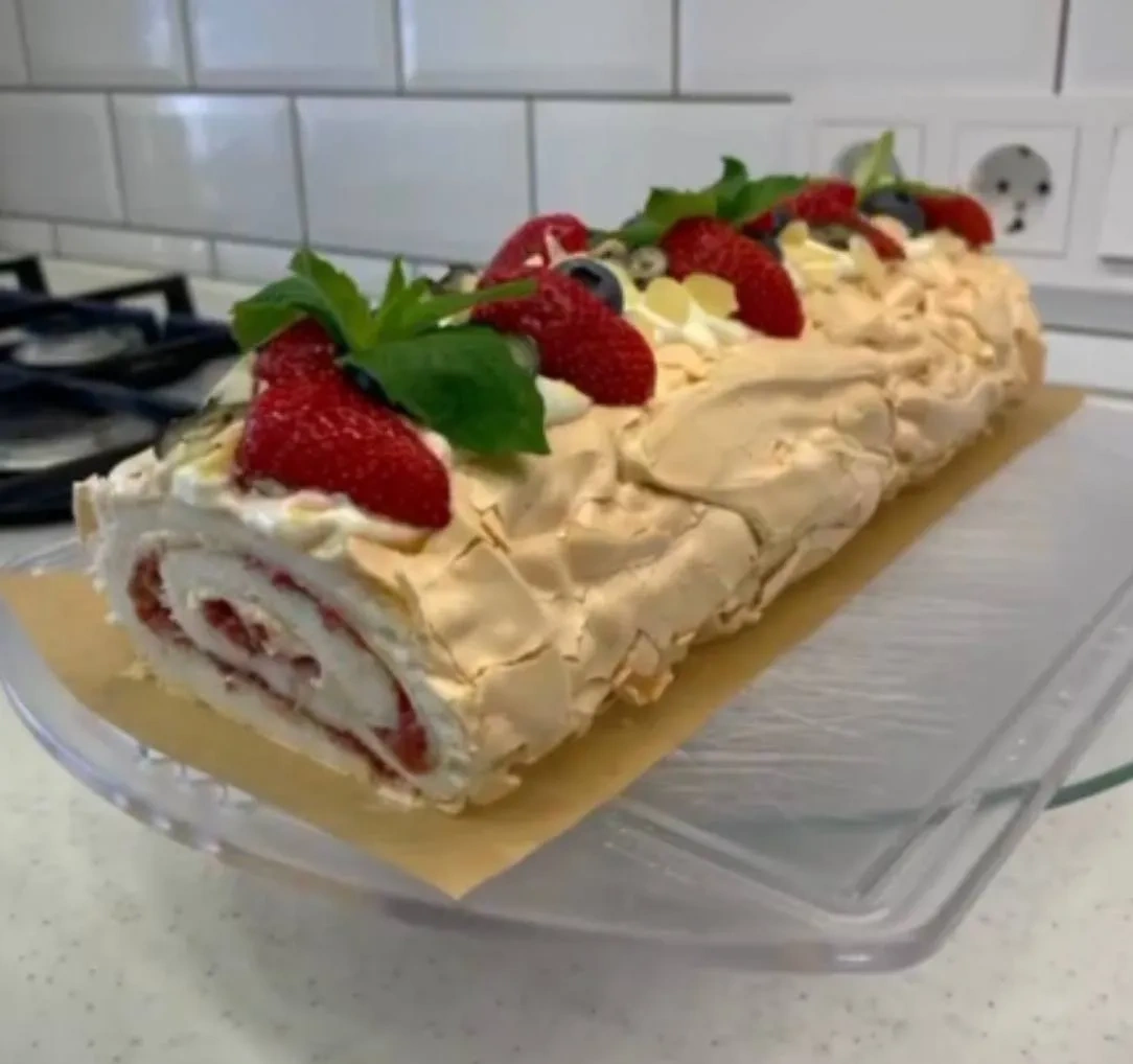 Меренговый рулет