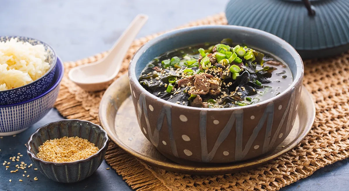 Миёккук – суп из водорослей