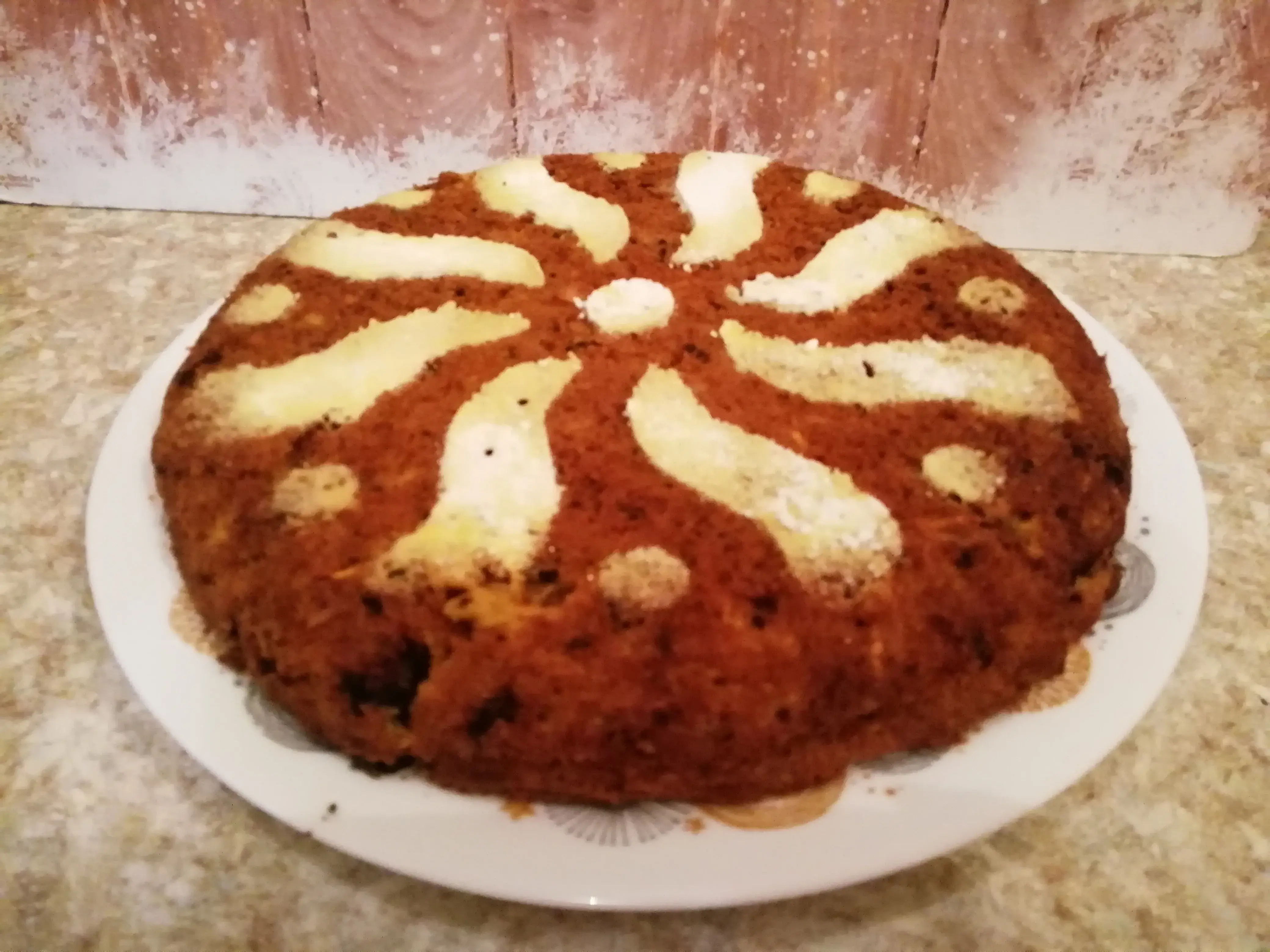 Новогодний кекс с яблоками и орехами