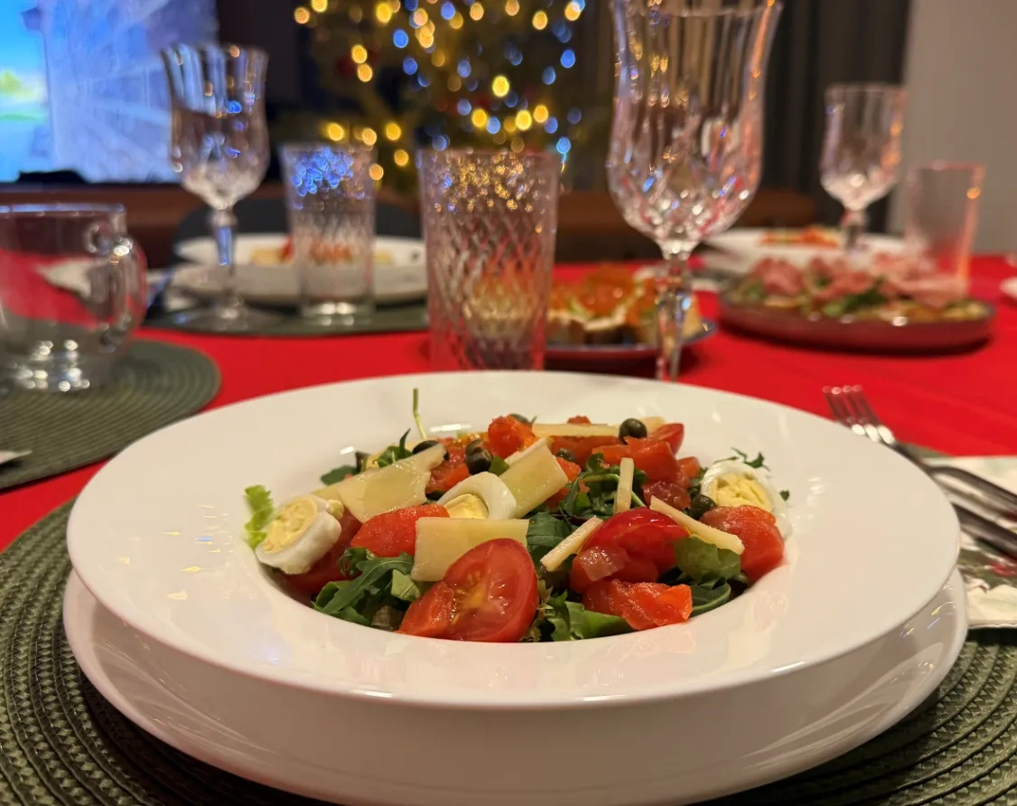 Новогодний ПП салат с сёмгой и каперсами