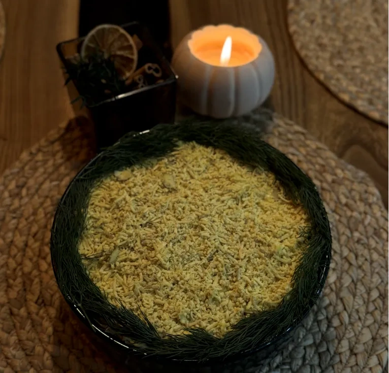 Новогодний салат «Мимоза» с копчёной скумбрией