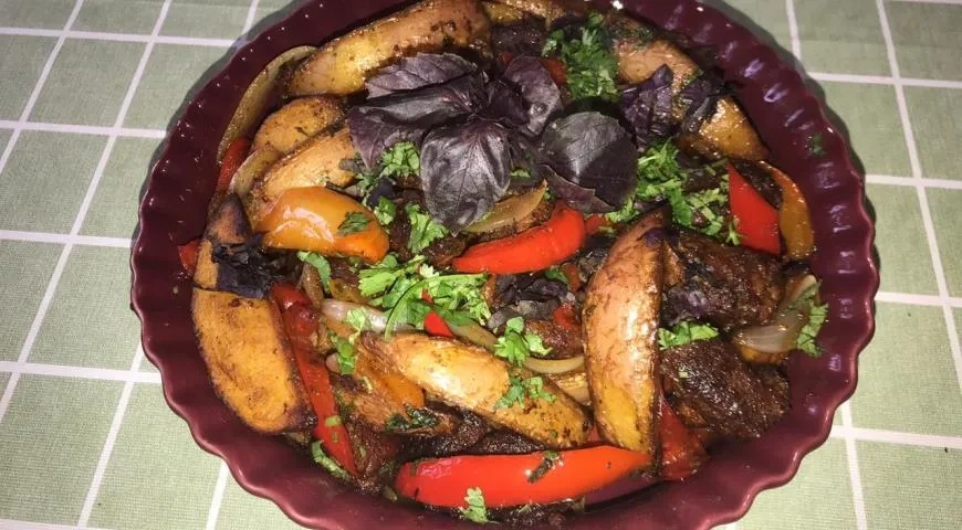 Оджахури (жареный картофель с говядиной)