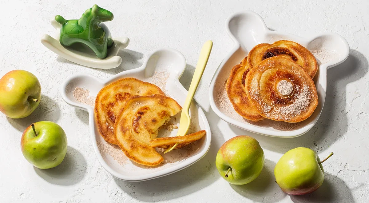 Оладьи на сметане с яблоками