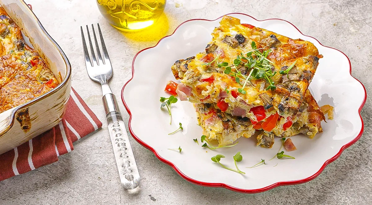 Запеченный омлет с ветчиной и овощами