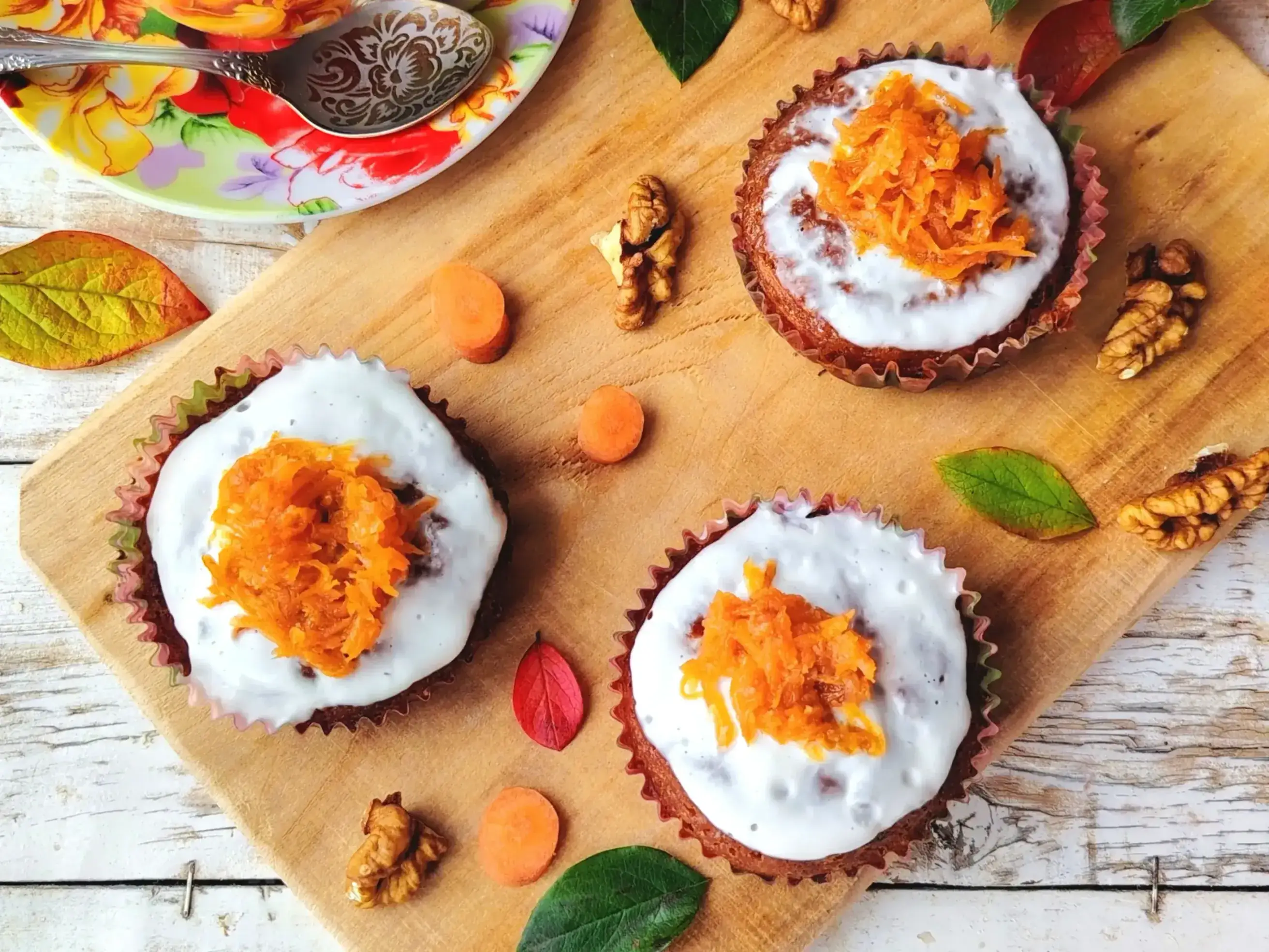 Осенние морковные маффины с карамельной морковью