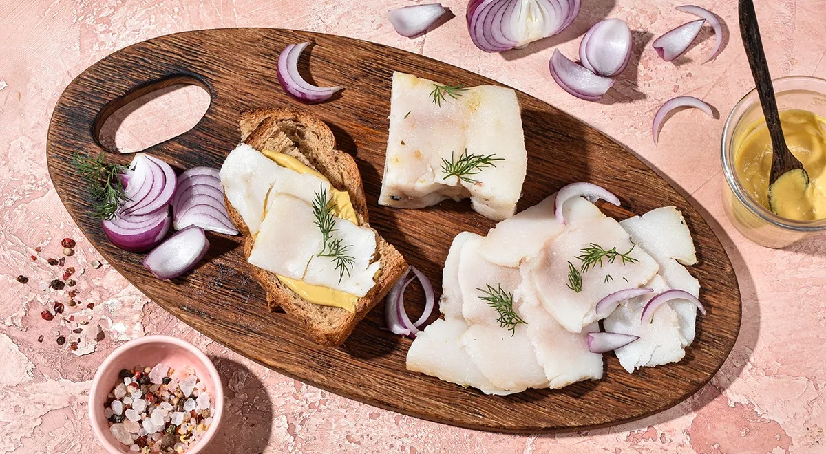 Отварное сало, засоленное в пакете