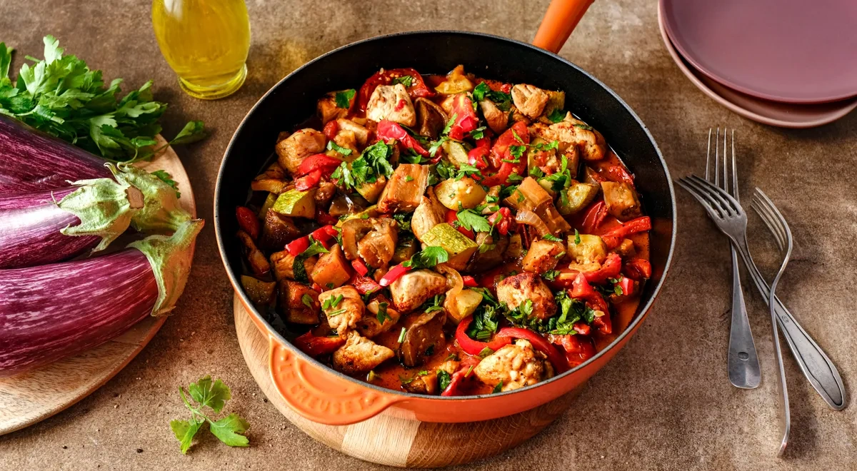Овощное рагу с курицей и баклажанами