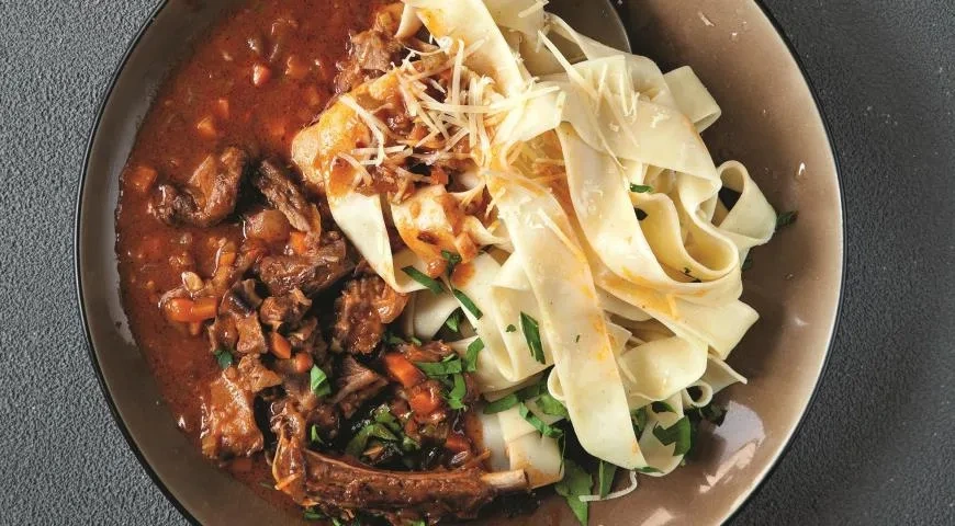 Папарделле с говядиной