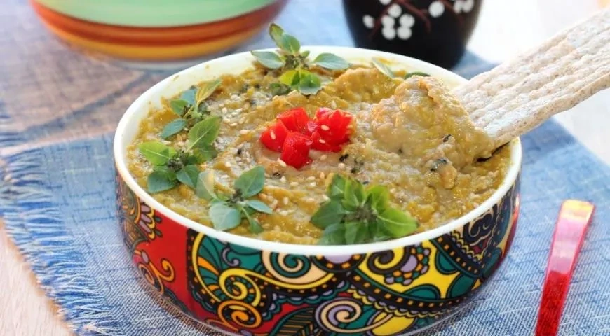 Домашний паштет из овощей и чечевицы с орехами