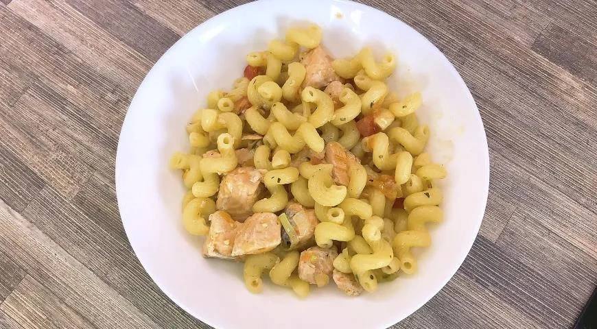 Паста с лососем