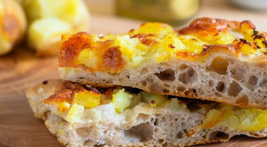 Пицца на противне с картофелем и сыром