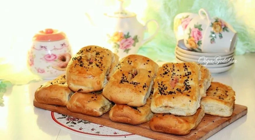 Пироги с овощами и сырными сосисками