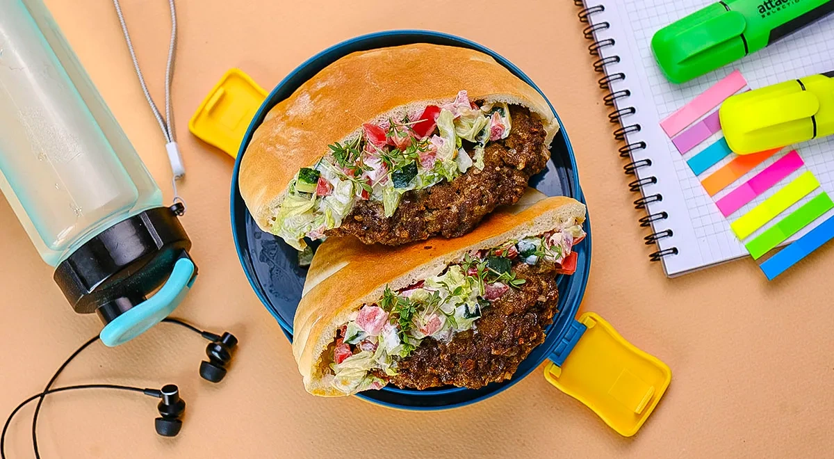 Пита с мясной котлетой