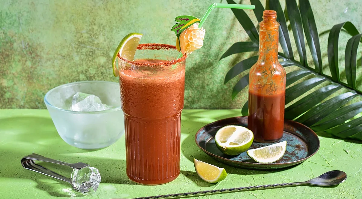 Пивной коктейль с томатным соком Мичелада