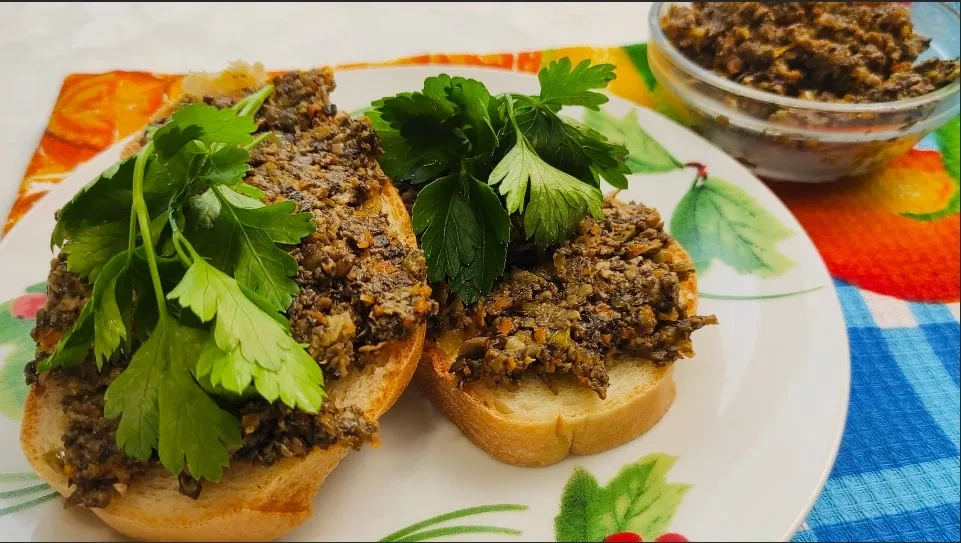 Постная грибная икра из шампиньонов