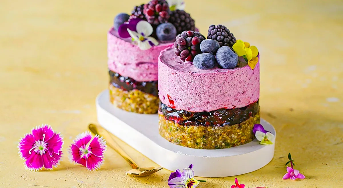 Постное ягодное пирожное