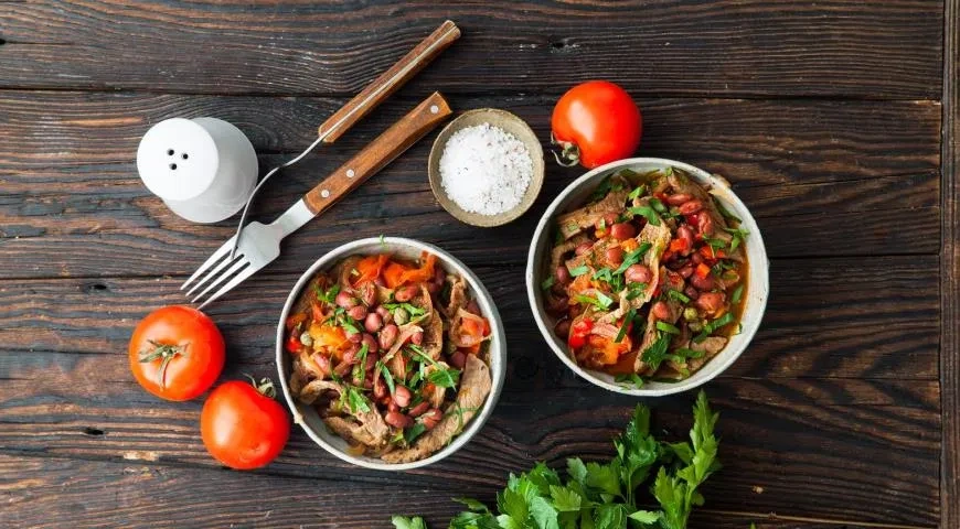 Рагу из говядины с фасолью