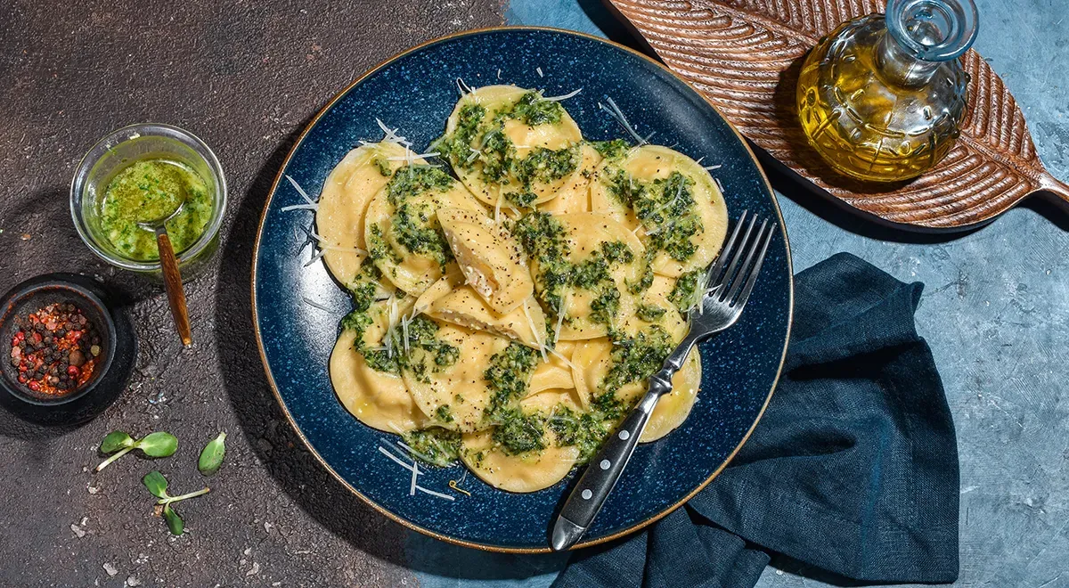 Равиоли с креветками и песто