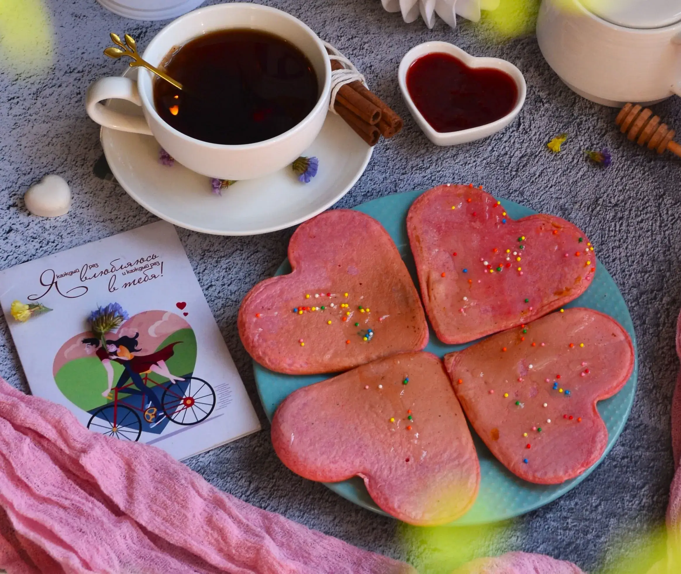 Розовые панкейки Сердечки