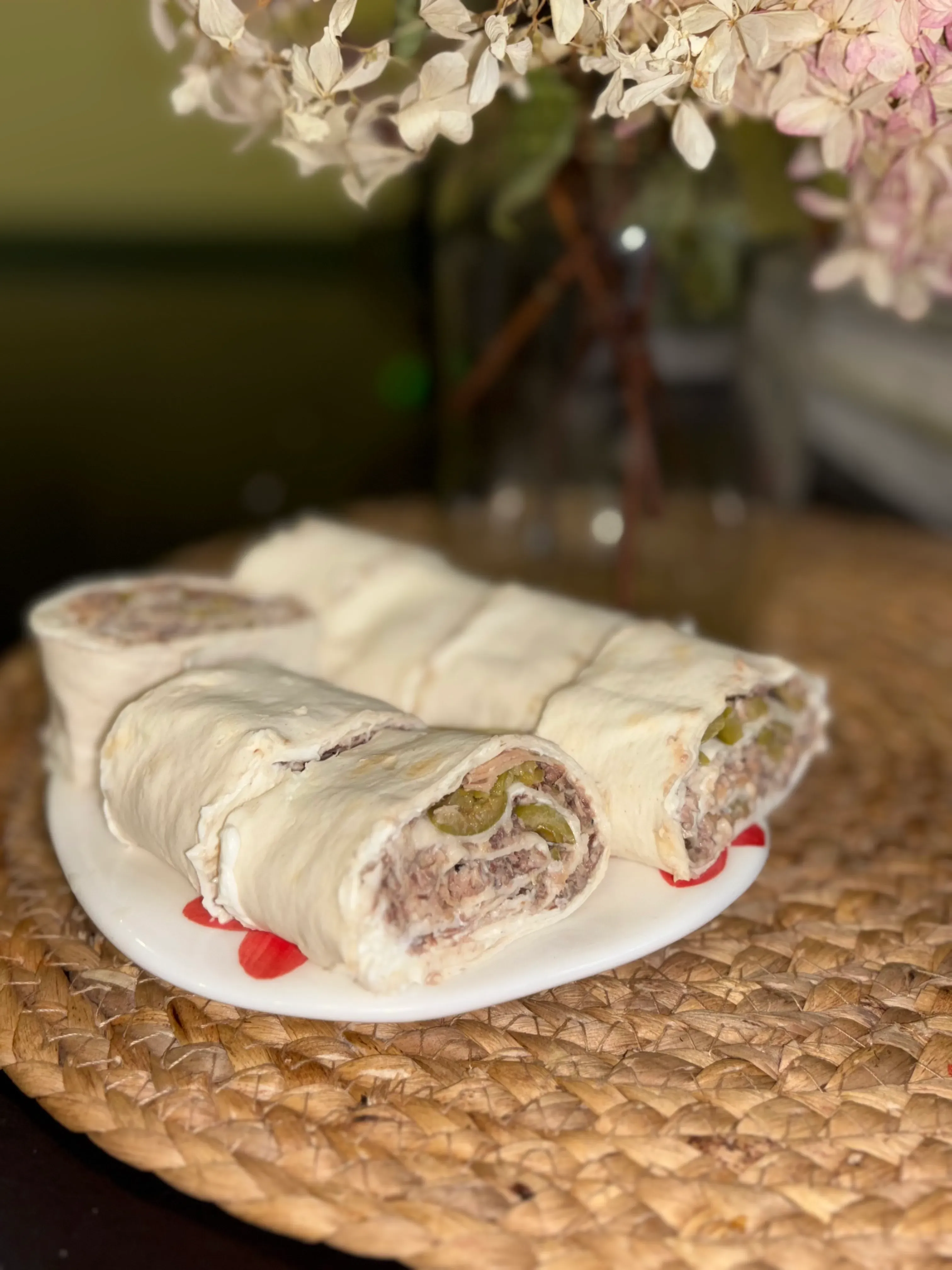 Рулетики с тунцом